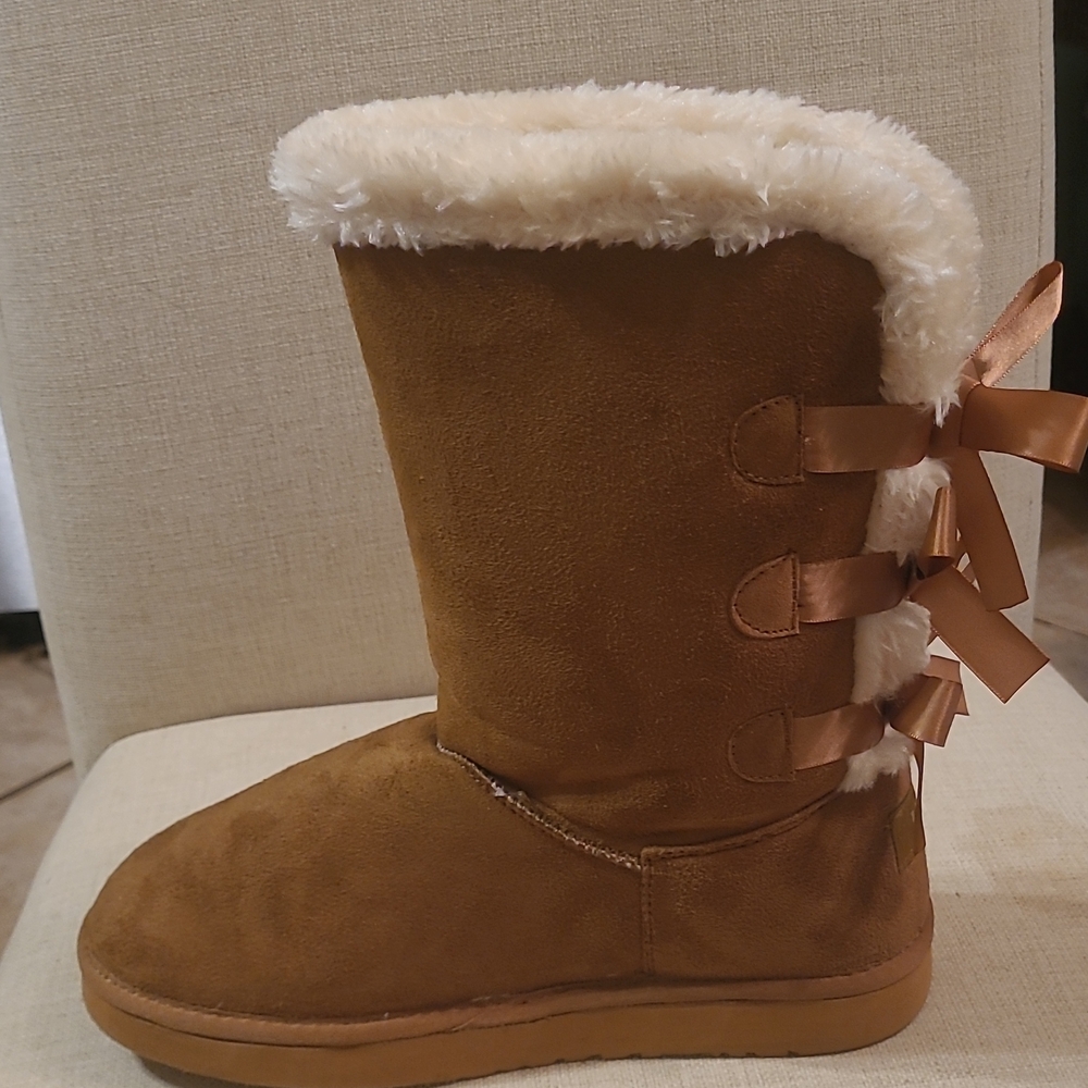 Women's Chestnut Suede Cozy Winter Boots with Fur Trim